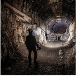 Latarka szperacz, Mactronic Vanguard JML, 1600 lm, ładowalna, światło czerwone, zestaw, pudełko