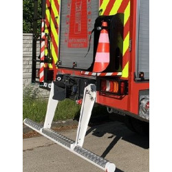 Uchwyt montażowy na pachołek na samochód