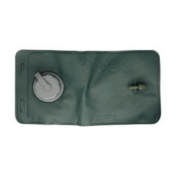 Pojemnik z pompką do symulacji krwotoku