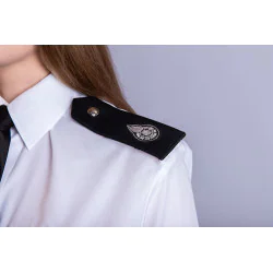 Koszula krótki rękaw z guzikiem strażackim OSP męska widoczna z przodu z krawatem sznurem i pagonami