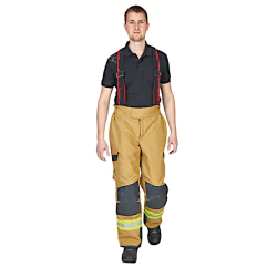 Ubranie bojowe Rosenbauer 2 cz. FIRE MAX SF przedstawiony bezpośrednio na modelu, z perspektywy bocznej