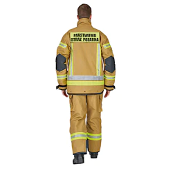 Ubranie bojowe Rosenbauer 2 cz. FIRE MAX SF przedstawiony bezpośrednio na modelu, z perspektywy bocznej