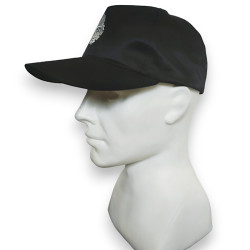 Czapka koszarowa OSP BIVER widoczna na manekinie z ognikiem haftowanym na czapce