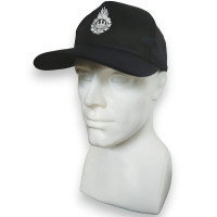 Czapka koszarowa OSP BIVER widoczna na manekinie z ognikiem haftowanym na czapce