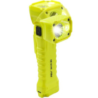 Latarka LED PELI 3415, ATEX Strefa 0 przedstawione z perspektywy przedniej, oddalonej